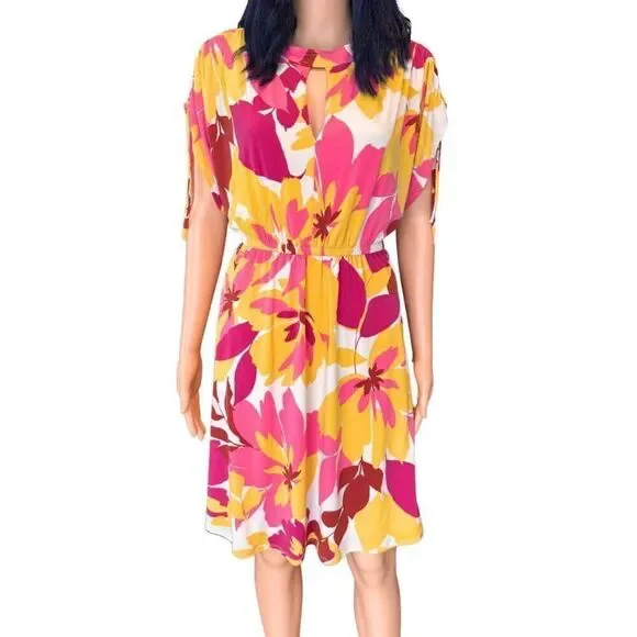 ✨ Maggy London Floral Matte Jersey Mini Dress 8 NWT Yellow Pink Short Sleeve - Picture 2 of 6